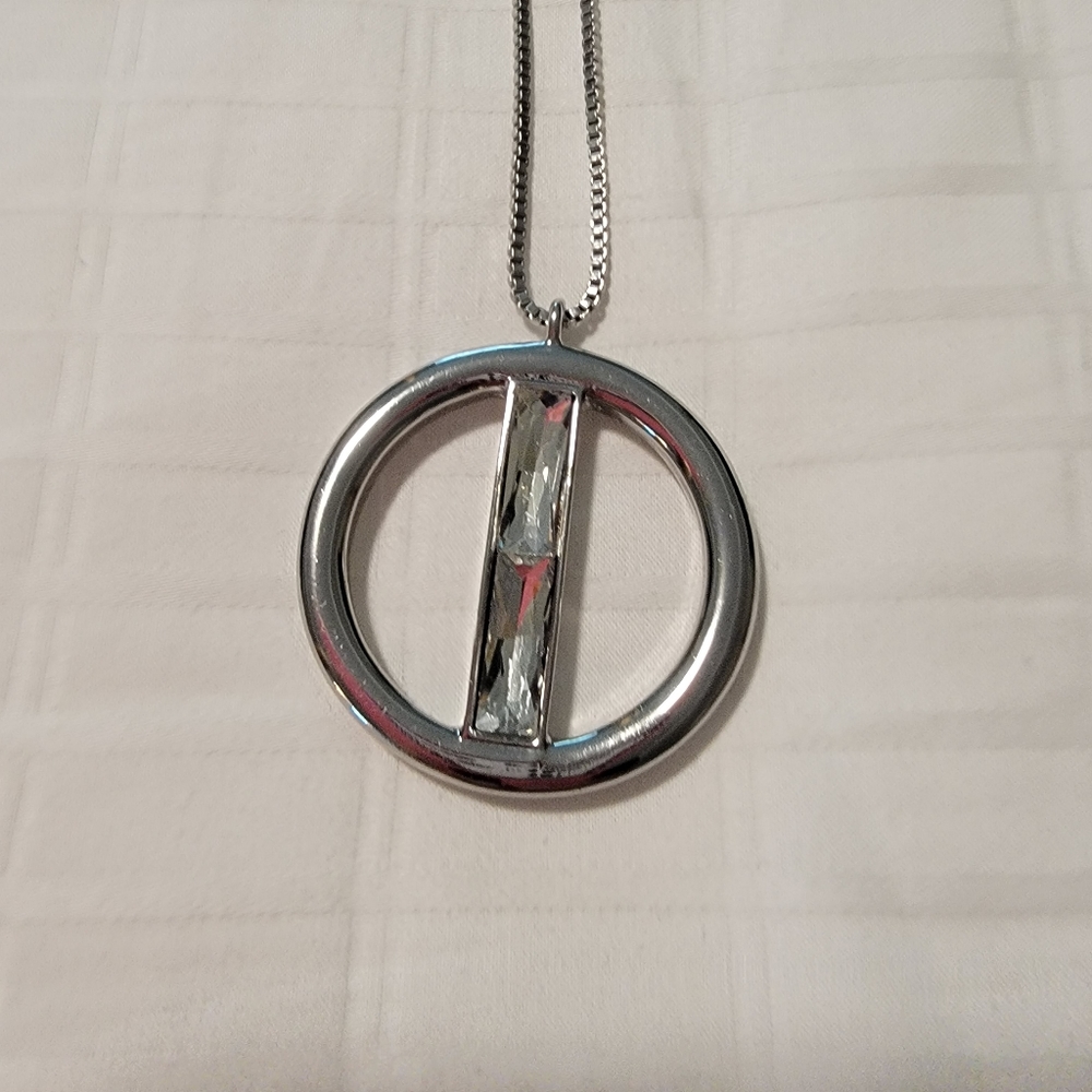 White House Black Market necklace - Picture 2 of 5
